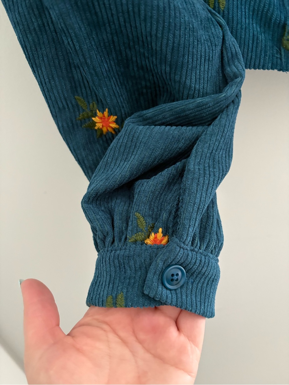 NWT CIDER Blue Corduroy Floral Embroidered Crop Top Size S - Picture 7 of 7